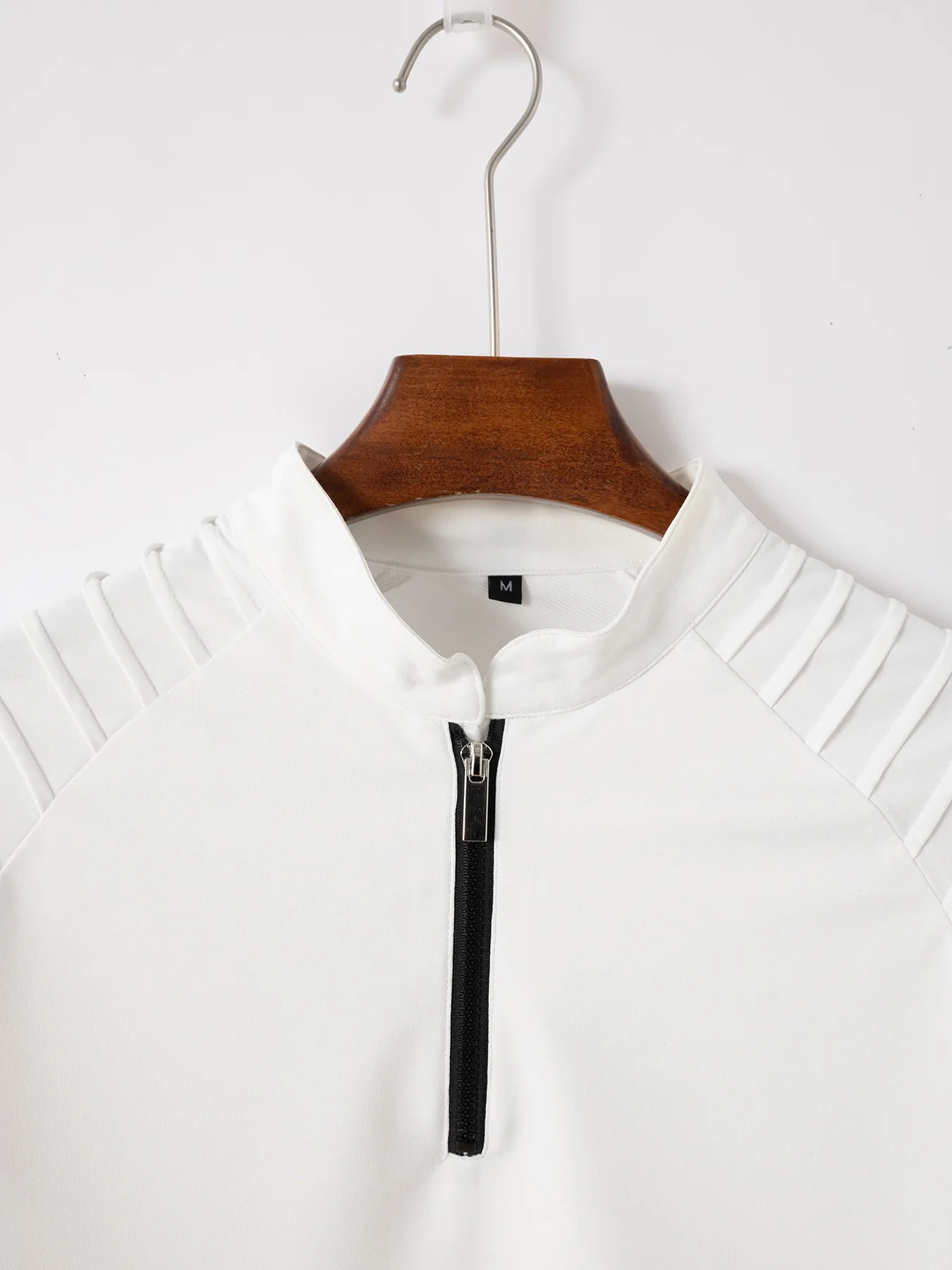 

High-Quality Men's POLO Shirt With Zipper Round Neck, Solid Color, Fashionable Pleated Short-Sleeved Casual Men's Top