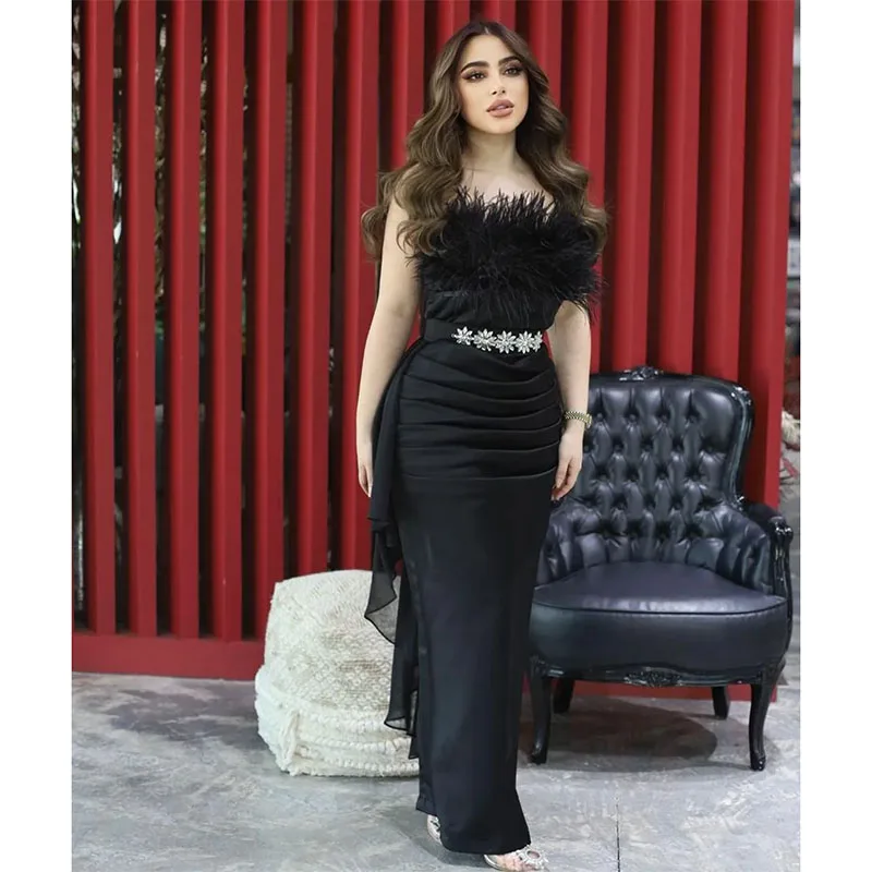 

Elegant Black Satin Evening Dress With Feathers Sheath Strapless Floor-Length Pleats Prom Dresses Party Gowns for Women