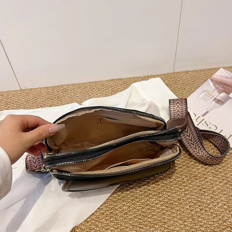 

Стильный мини-клатч-мессенджер для деловых мероприятий и отдыха с простым винтажным дизайном