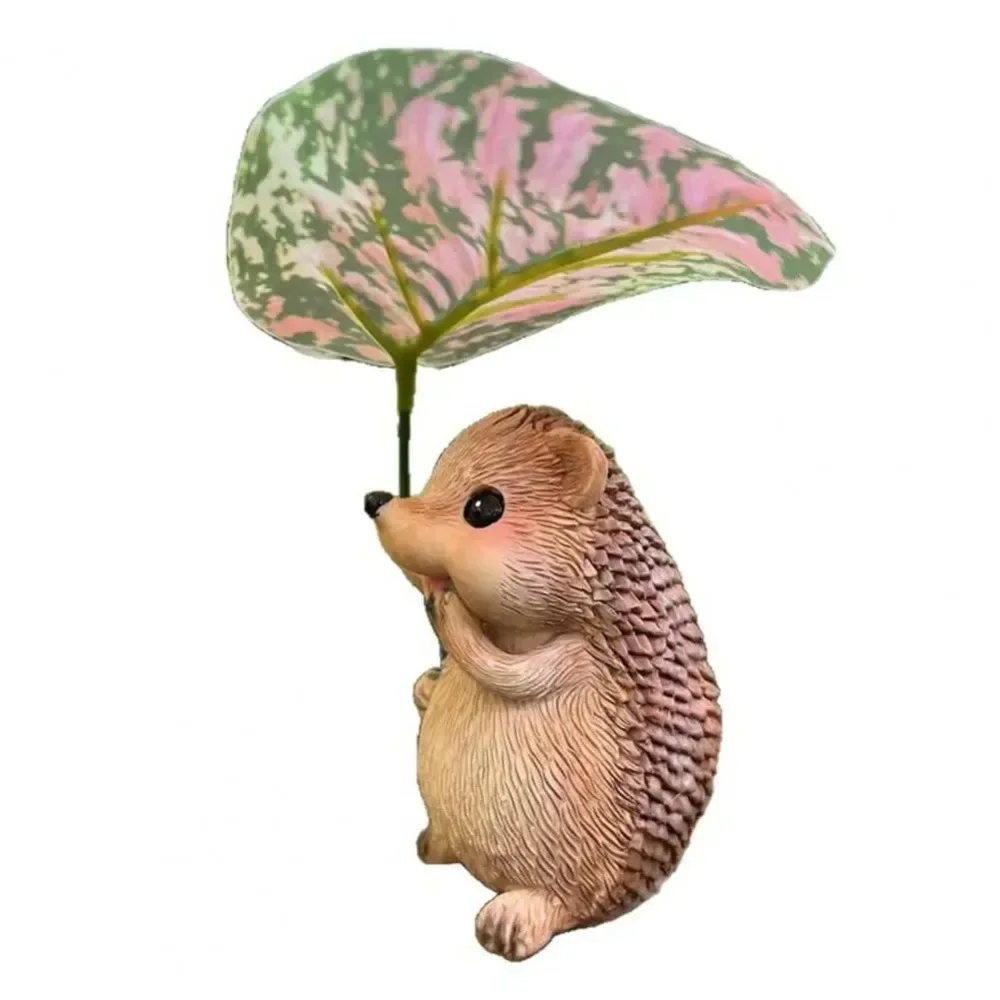 Cute Leaf Umbrella Hedgehog Figurine Weatherproof Resin Garden Hedgehog Statue Handmade Small Hedgehog Sculpture Patio Decor