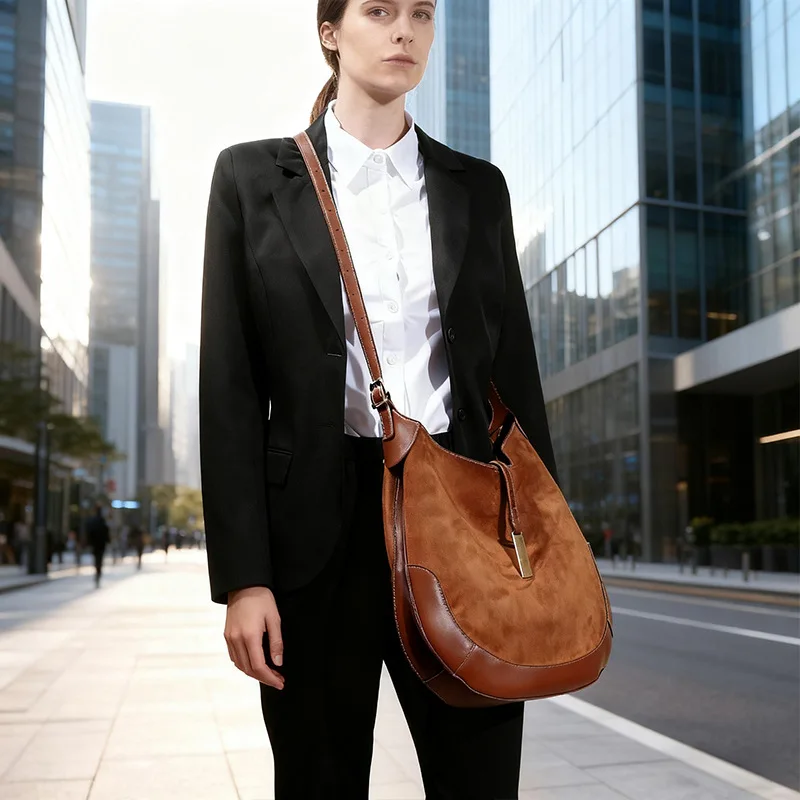 حقيبة يد جديدة، حقيبة كتف ذات سعة كبيرة، حقيبة عصرية تحت الإبط، حقيبة كتف كروس راقية للتنقل