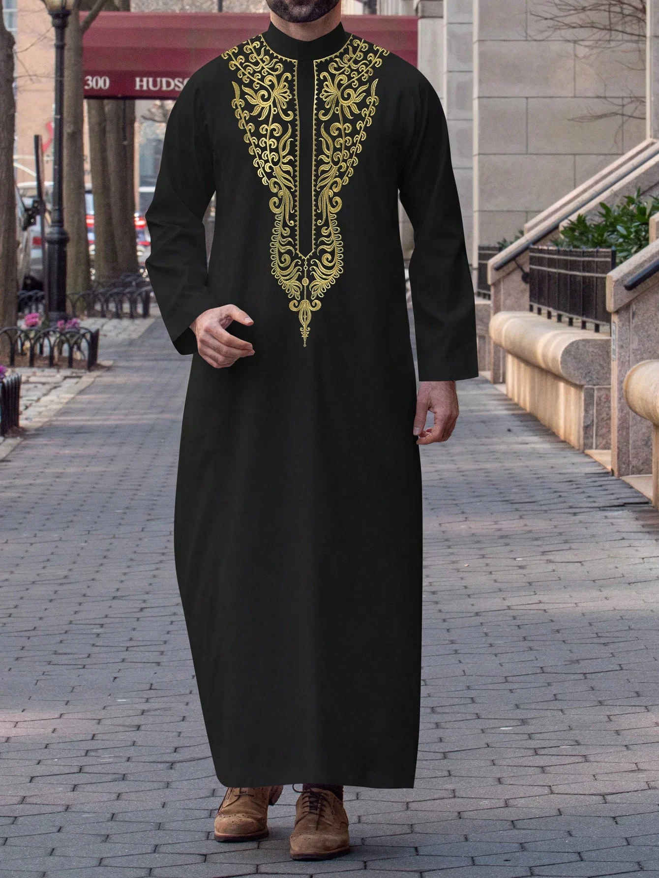 Luxury men\'s Muslim long sleeve Embroidered garment Embroidered new long sleeve Islamic robe for Muslims