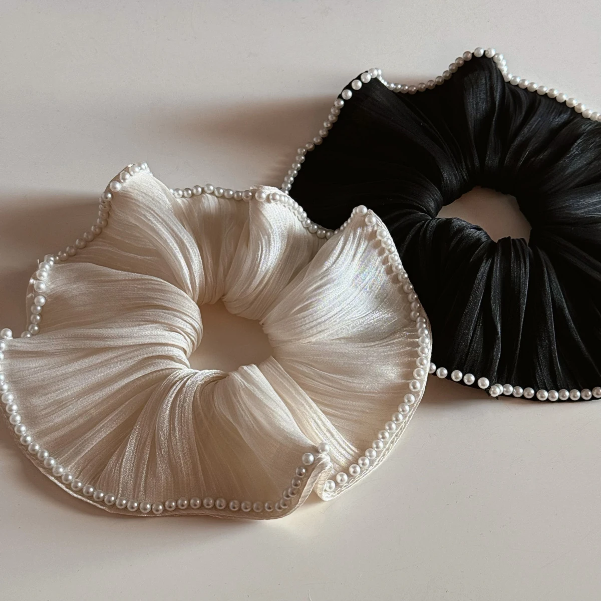 

Лето 2022, французская роскошная резинка для волос, резинка для волос с жемчужной отделкой, атласный бант из органзы, аксессуары для женщин и девочек, Y2K, элегантная заколка для волос в виде булочки