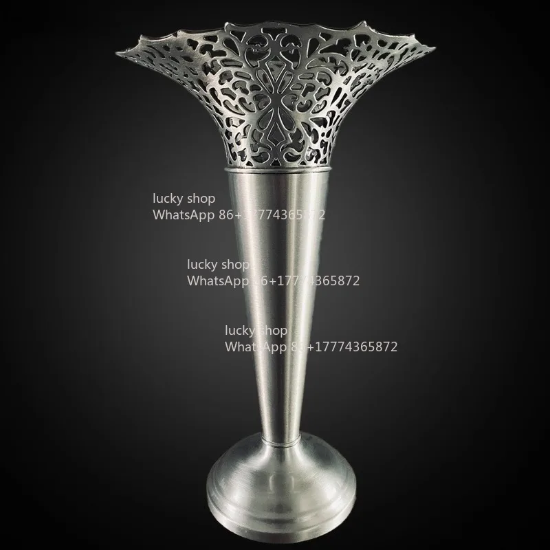 

European Retro Vase Ornament, Creative Insert in The Entrance of The Living Room and Study, Nordic Simple Metal Decoration