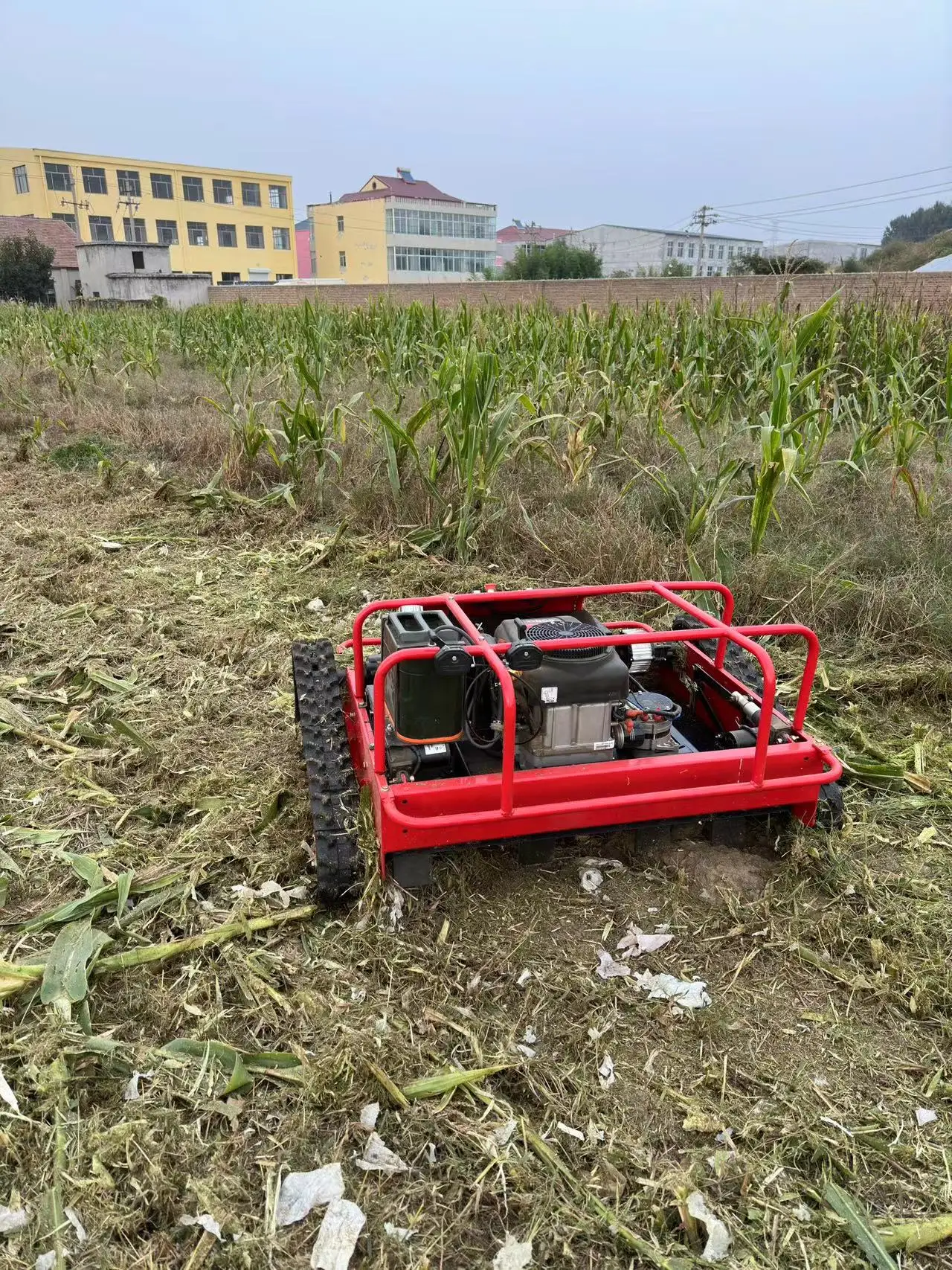 UR1080 Industrial Heavy   Self Propelled 4-Stroke Remote Control Lawn Mower 1000m Remote Distance for Farm Landscape