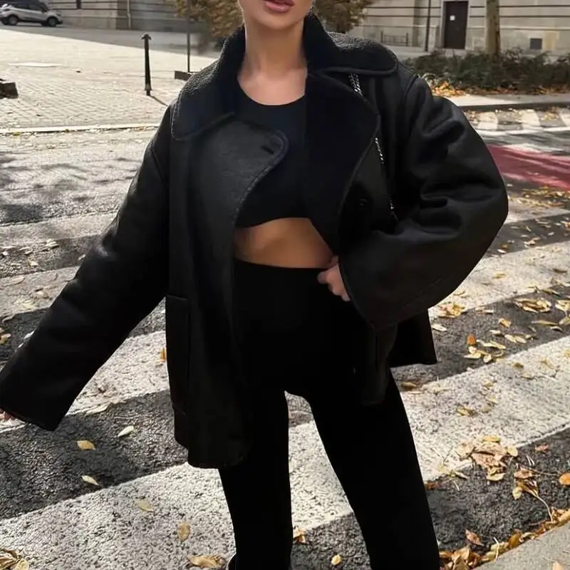 เสื้อแจ็คเก็ตหนังผู้หญิงสีดำสำหรับฤดูหนาว สไตล์สตรีทแวร์ อินซาร์ต หนา อุ่น แจ็คเก็ตโค้ทเรียบหรู ปี 2025 ผู้หญิง หนัง PU Jaqueta