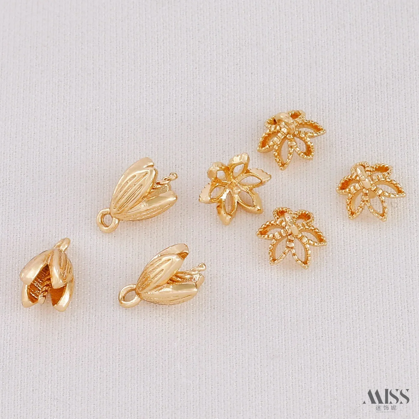 برعم زهرة على شكل بتلة ذهبية عيار 14 قيراط، حامل خرز نصف فتحة على شكل زهرة، حامل زهور قبعة خرز، ملحقات مجوهرات كريستال لؤلؤية ذاتية الصنع