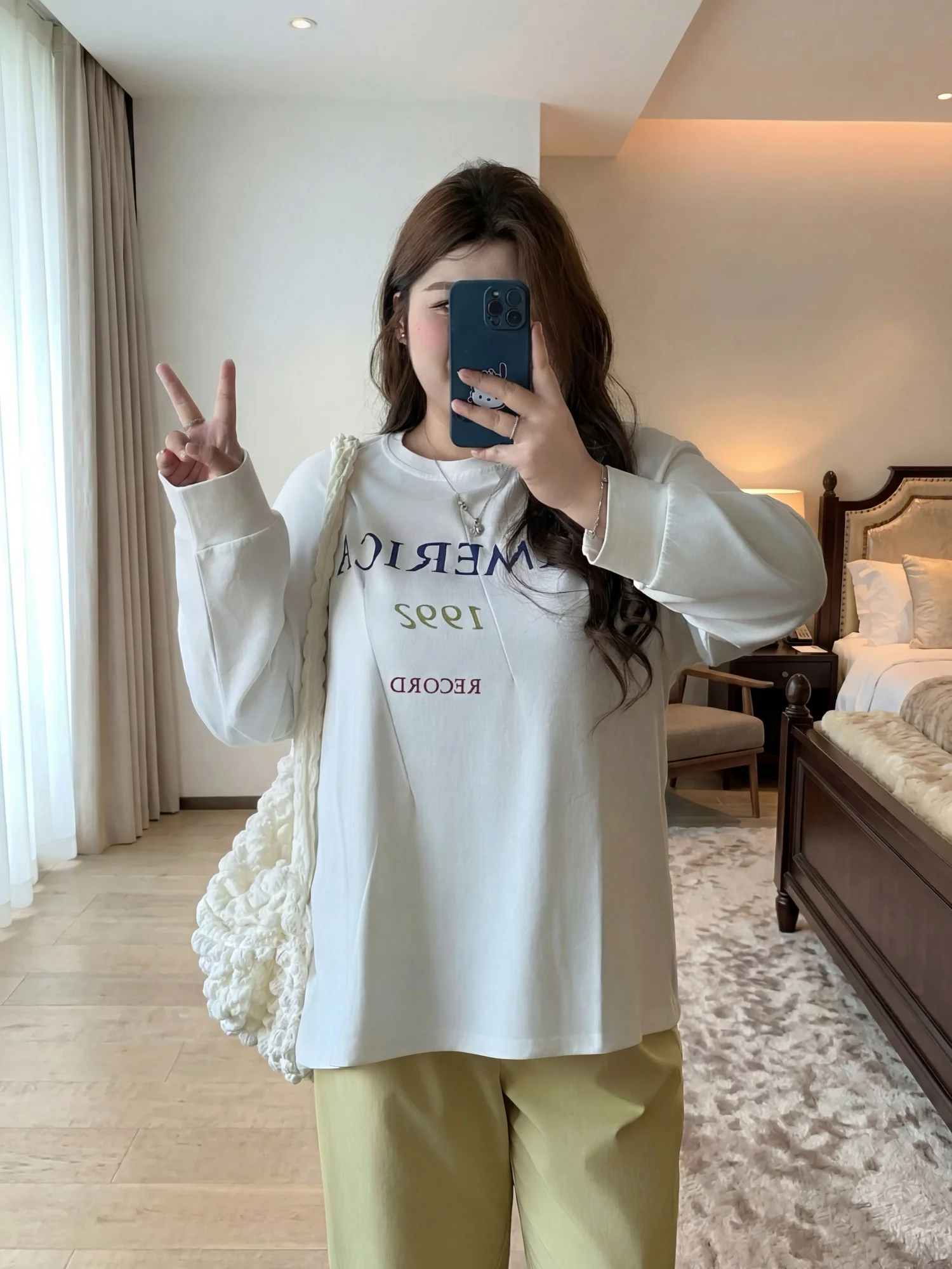 

Свободная женская футболка с круглым вырезом и принтом, большие размеры, весенняя новинка, стройнящий топ, удобный, из смесового хлопка и полиэстера