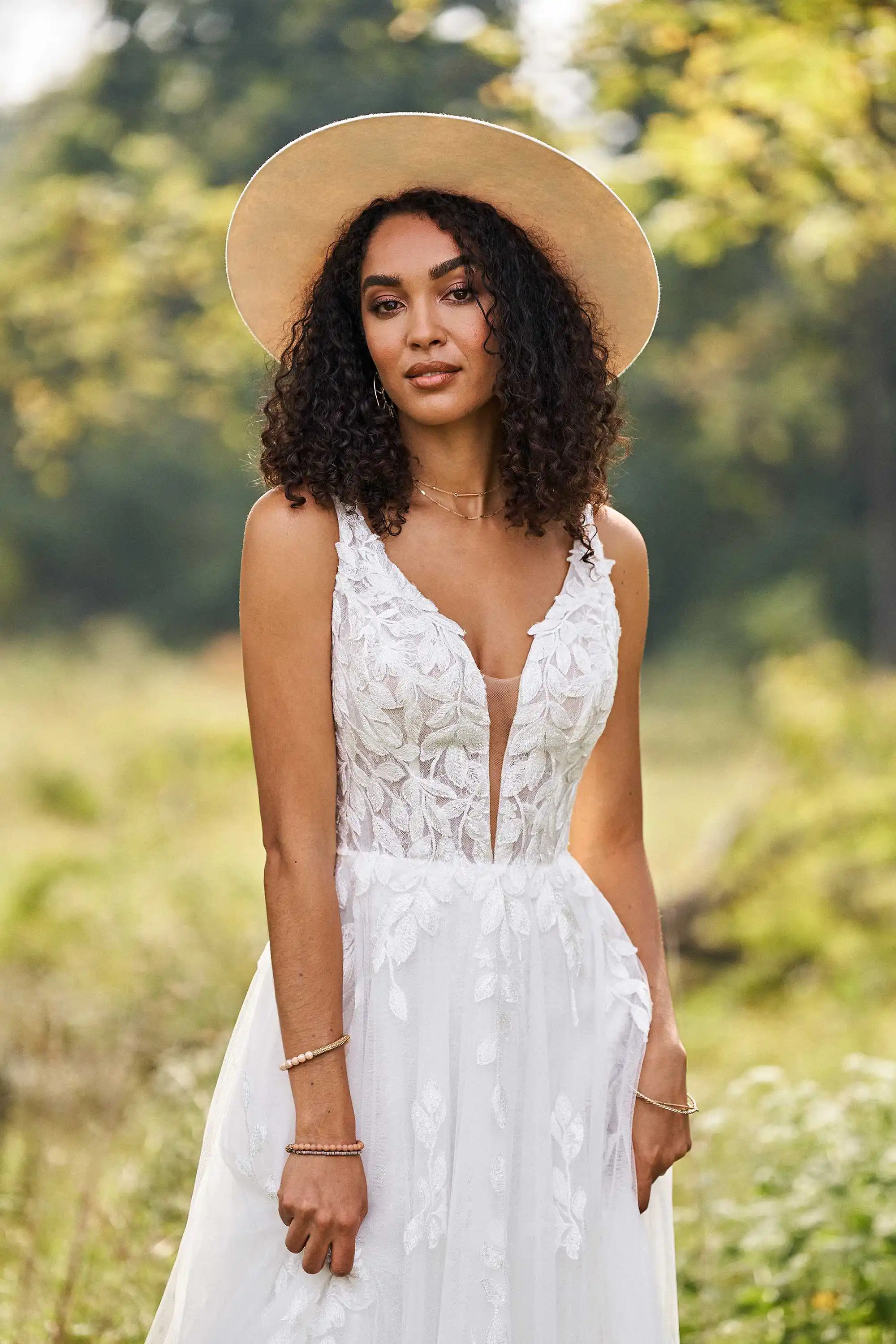 Vestidos De Noiva Sem Costas Boho com Apliques De Tule, A-Line V-Neck, Vestido De Noiva Boêmio, Vestido De Noiva