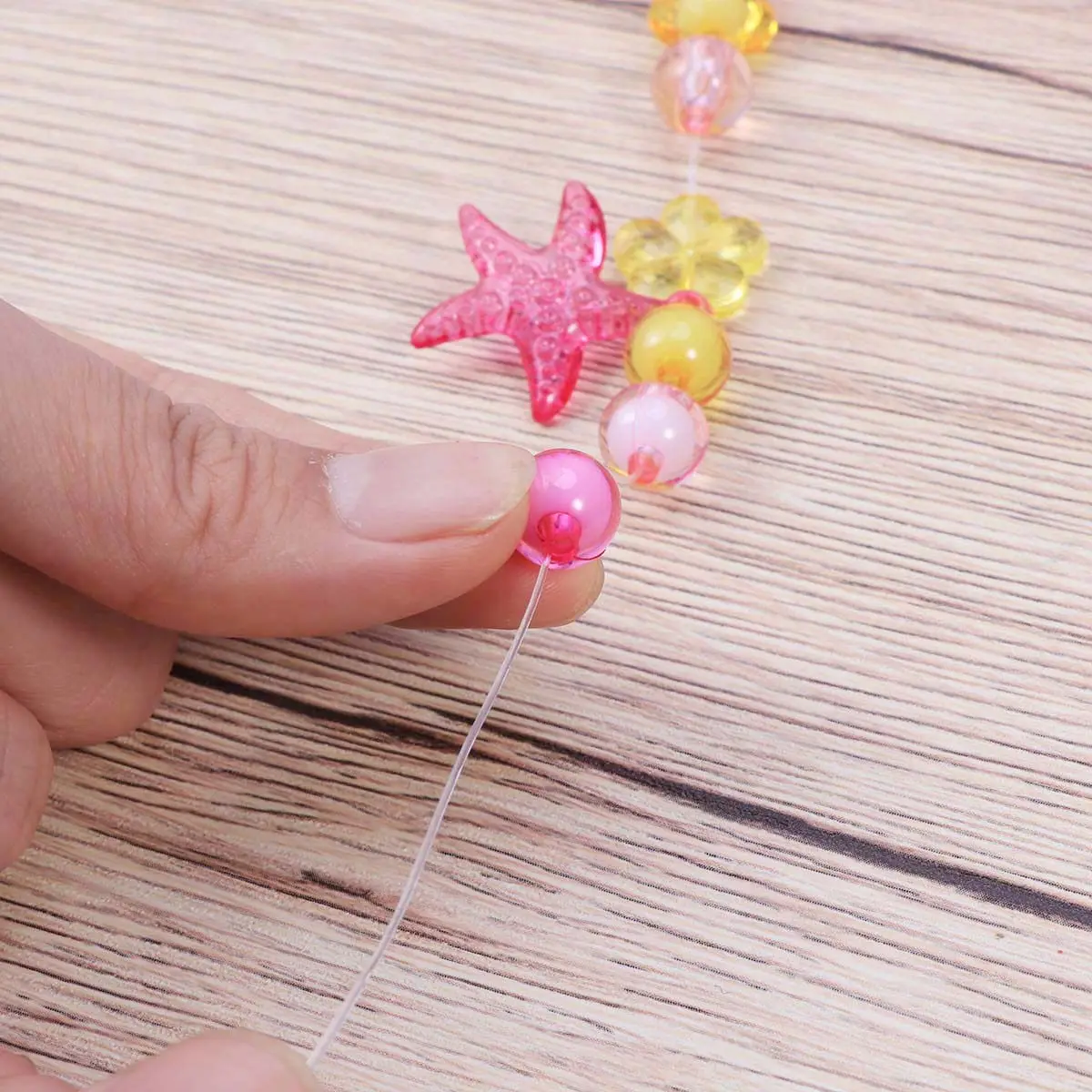 1Set Assorted Colored Beads Jewelry Making Kit DIY Craft Educational Kit Improve Kids Hand Eye Coordination Creativity