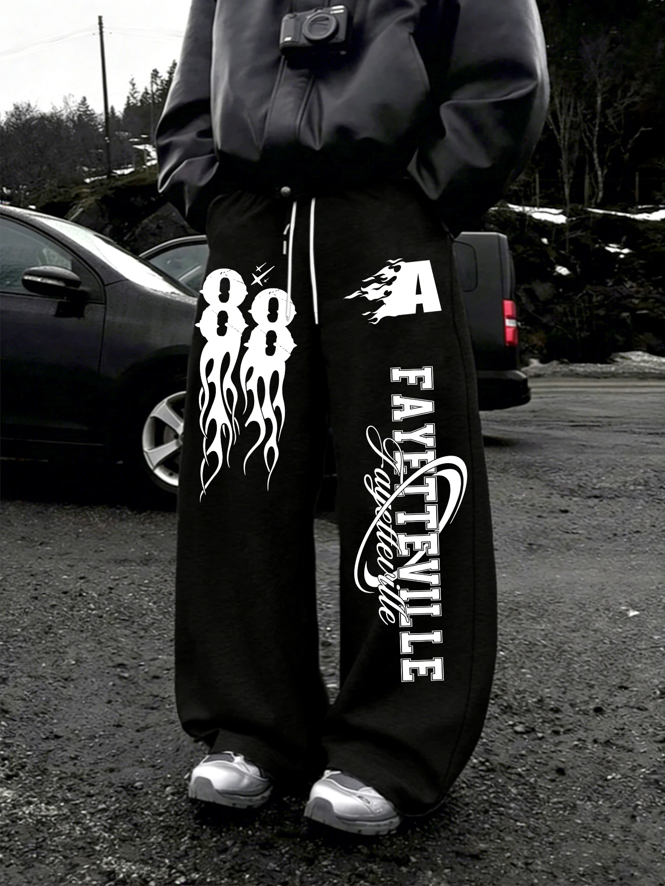 Men Y2K Streetwear Baggy Sweatpants, Flame‑88 Number & FAYETTEVILLE Letter Asymmetrical Dual‑Leg Print Drawstring Loose Wide Leg