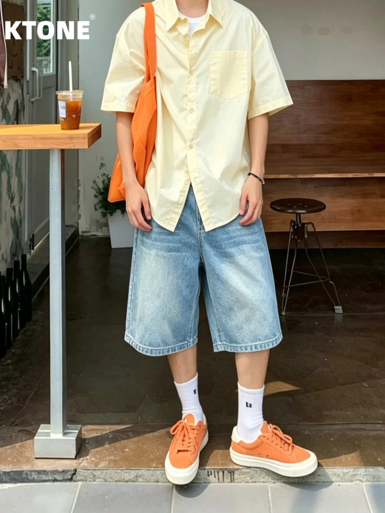 

Men's Classic Loose Non‑Elastic Denim Shorts No accessories or belts included