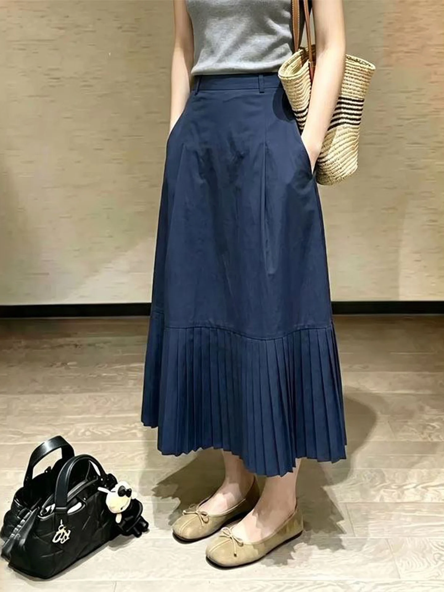Fashionable Pleated Midi Skirt Women's Loose Comfortable Splicing Design High Waist A-Line Skirt Commute Korean Style