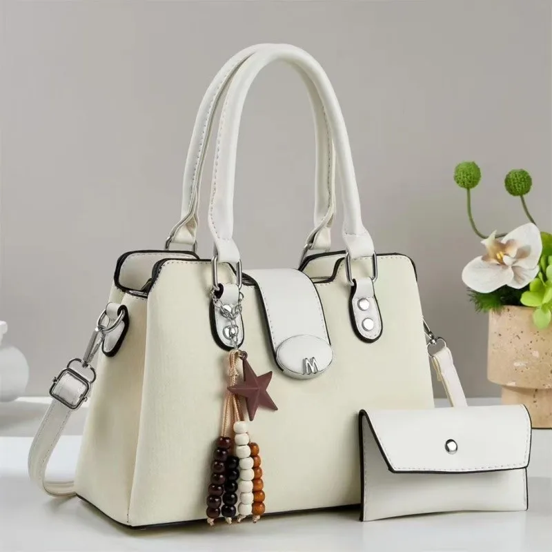 

Simple Luxury Fashionable Diaper Bag: Women's Leather Handbag, Textured Commuter Bag With Original Style And Solid Color