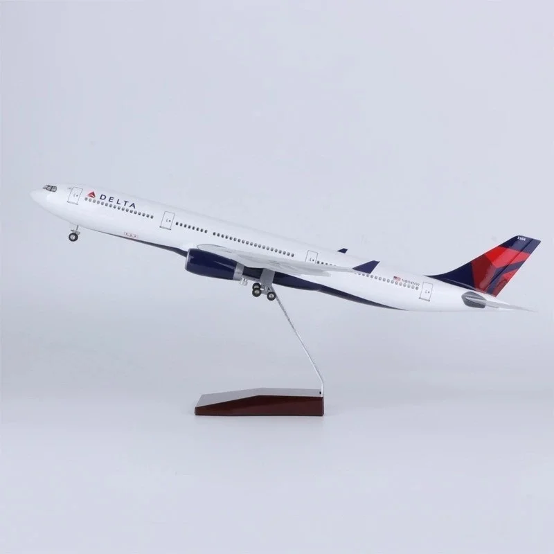 1:135 Scale 47CM Air-bus A330 Delta Airways Airlines Aircraft Model Die-casting Machine Souvenir Collected Gift By Aviation