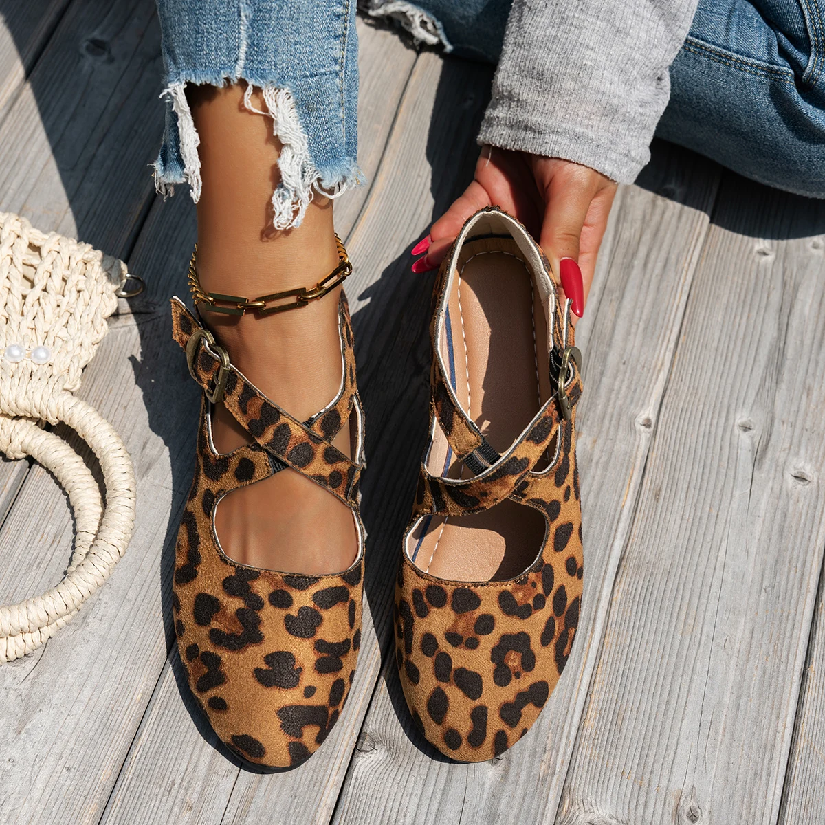 حذاء نسائي بكعب منخفض بطبعة جلد الفهد، كاجوال، مريح ومتعدد الاستخدامات بمقدمة مستديرة حذاء ماري جين مع إبزيم حزام الكاحل