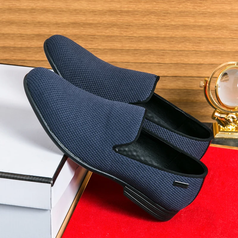 

Size 38-46 Business Men Loafers Men Casual Comfortable Lightweight Breathable Fashionable Small Leather Shoes for Travel Men