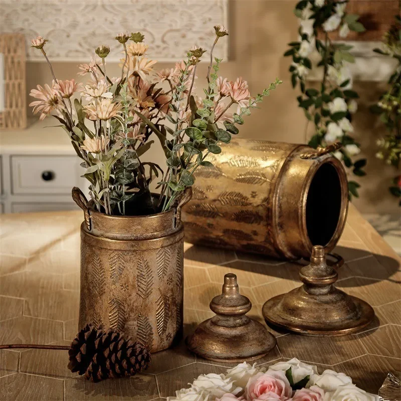 Vintage Vase Decorative Iron Vases Luxury Aesthetic Flower Bottles Minimalist Elegant Flower Bottle with Lid Table Decoration