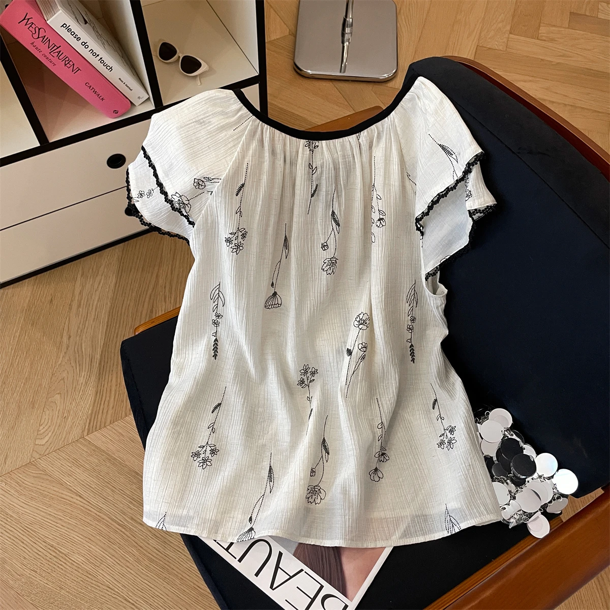 Estilo francês retro contraste cor jacquard camiseta feminina verão chique rendas até camisa de manga curta nova moda versátil solta topos