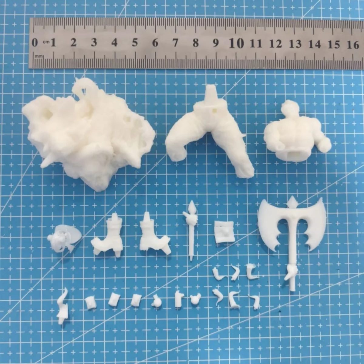 Ares, der antike griechische Gott des Krieges, Kunstharzfiguren-Modellbausatz im Maßstab 1:24, zum Zusammenbauen von Miniaturen, unmontiertes, unbemaltes Sammelspielzeug