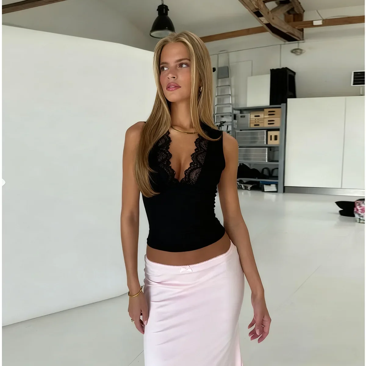 

2026 Spring Summer New Arrival Elegant Sleeveless Women's Short Top Chic Fitted Lace-Panel Deep V-Neck Crop Tank Top Commute