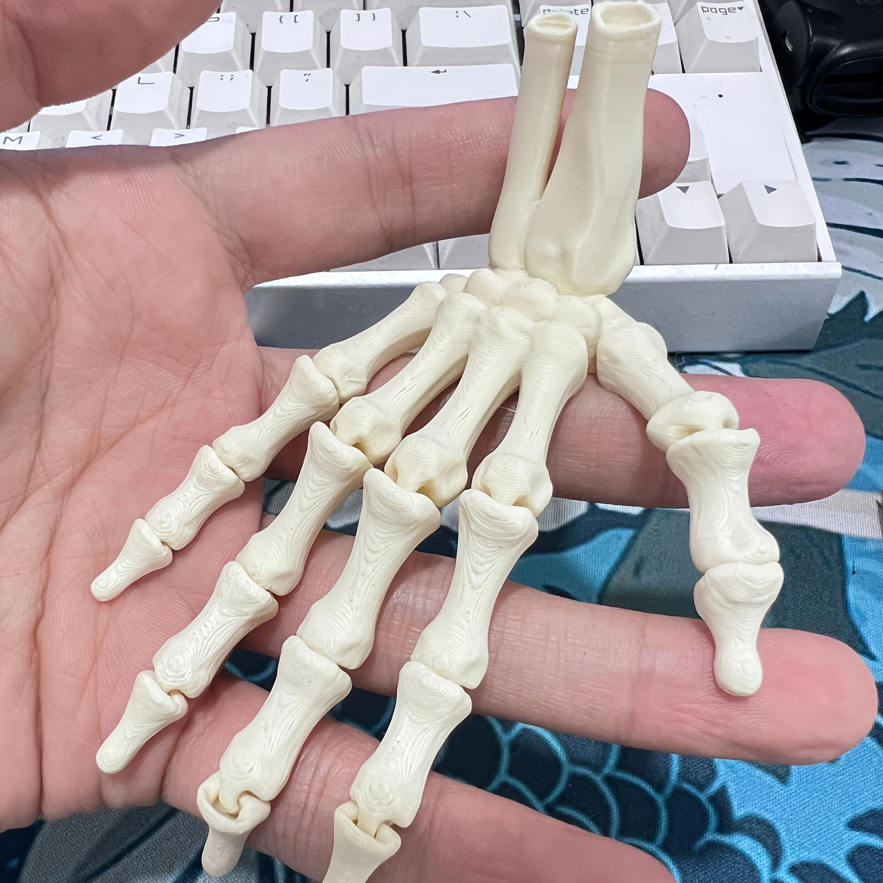 طقم مكون من قطعتين - زينة عظام يدوية مطبوعة ثلاثية الأبعاد، ديكورات الهالوين، بطول 9.3 سم، مصنوعة من مادة PLA، يمكن استخدامها للديكور