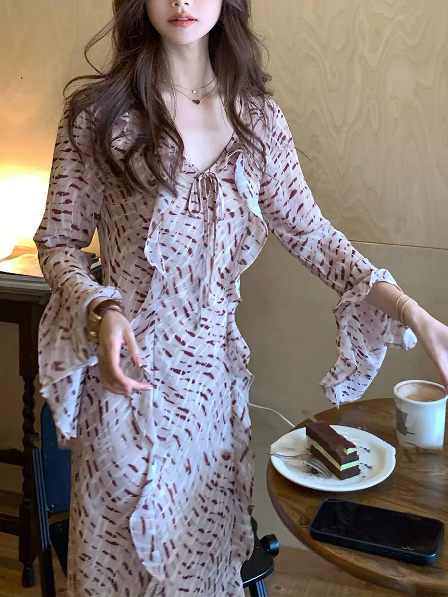 Vestido Longo Elegante de Verão com Estampa Floral e Manga Sino de Cintura Alta Talita - Estilo de Férias Fashionável