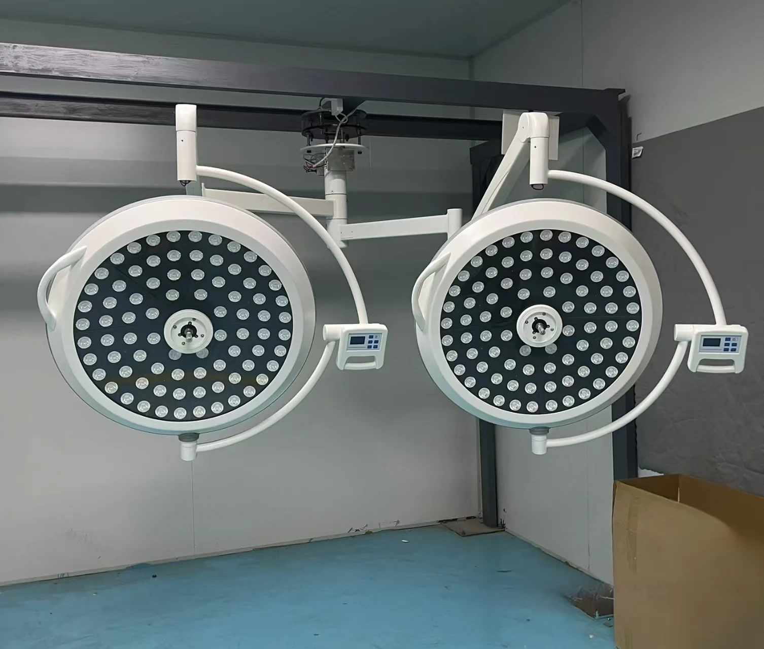 Hospital Medical Operation Theatre Room Double Dome Vary Shadowless Surgery Led Ot Ceiling Surgical Operating LED Light