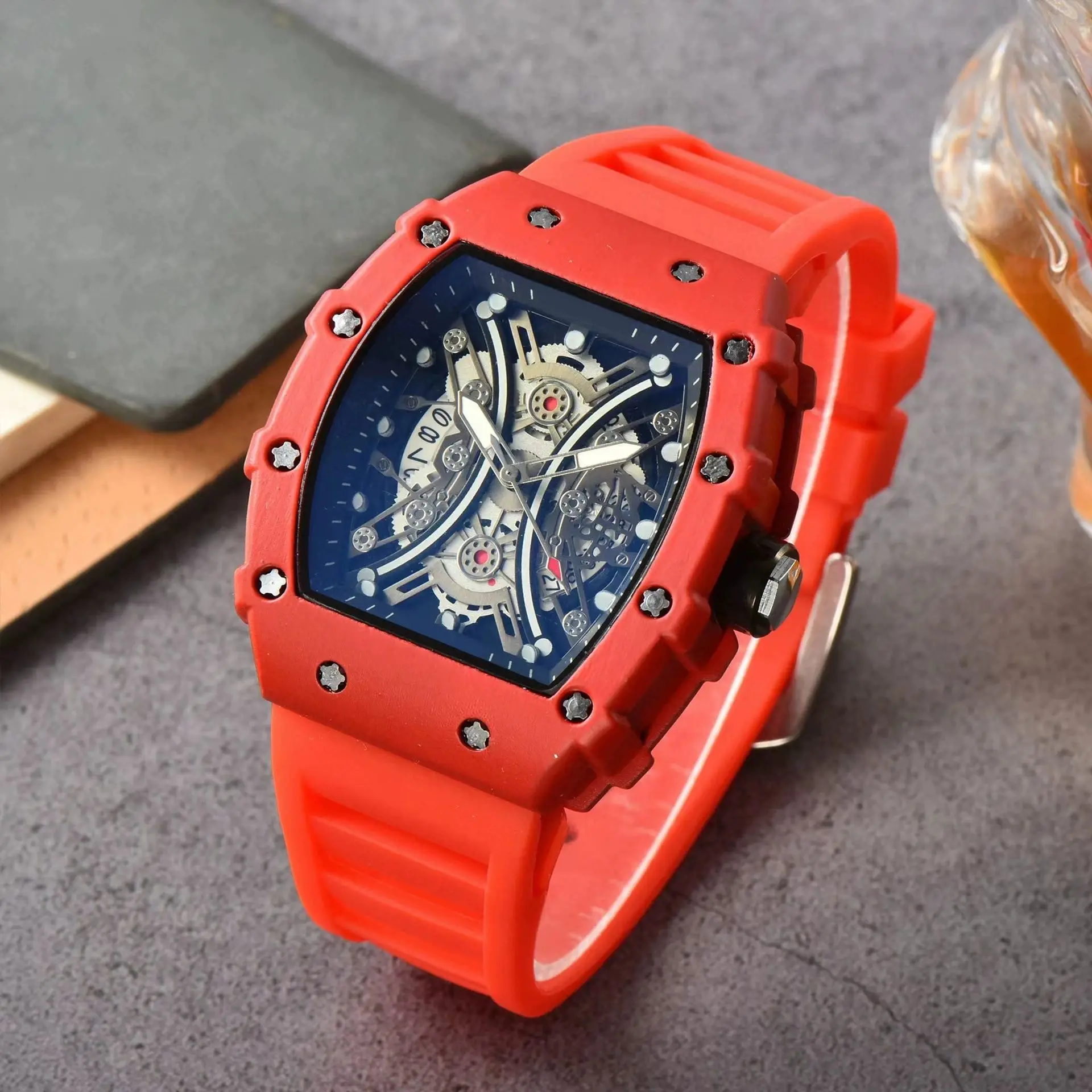 Luxury Quartz นาฬิกาข้อมือผู้ชายชายนาฬิกาอัตโนมัติสําหรับ Man นาฬิกาผู้ชายแนวโน้มแฟชั่นโปร่งใสกันน้ํา Skull