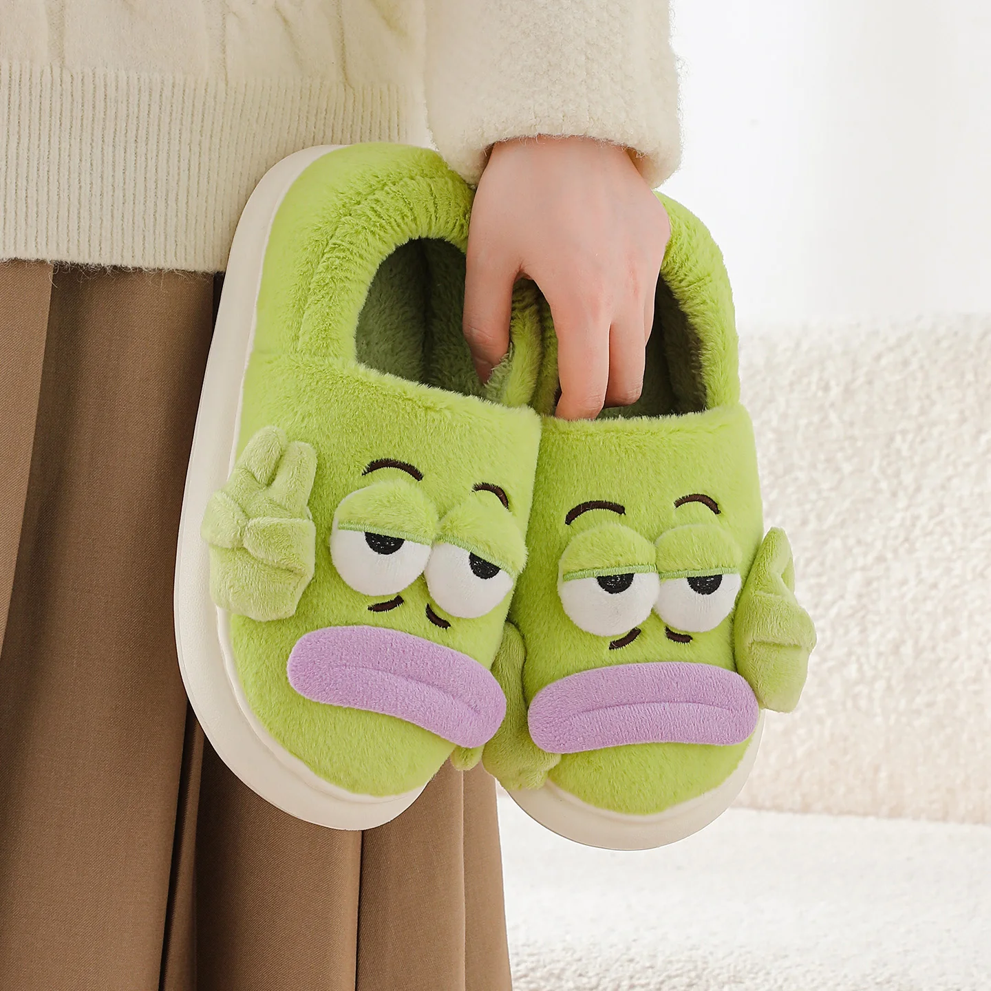 SHAJI Unisex Autumn Winter Cute Lazy Fish Closed Back Fluffy Plush Slippers, Non Slip EVA Sole Warm Indoor House Cotton Shoes
