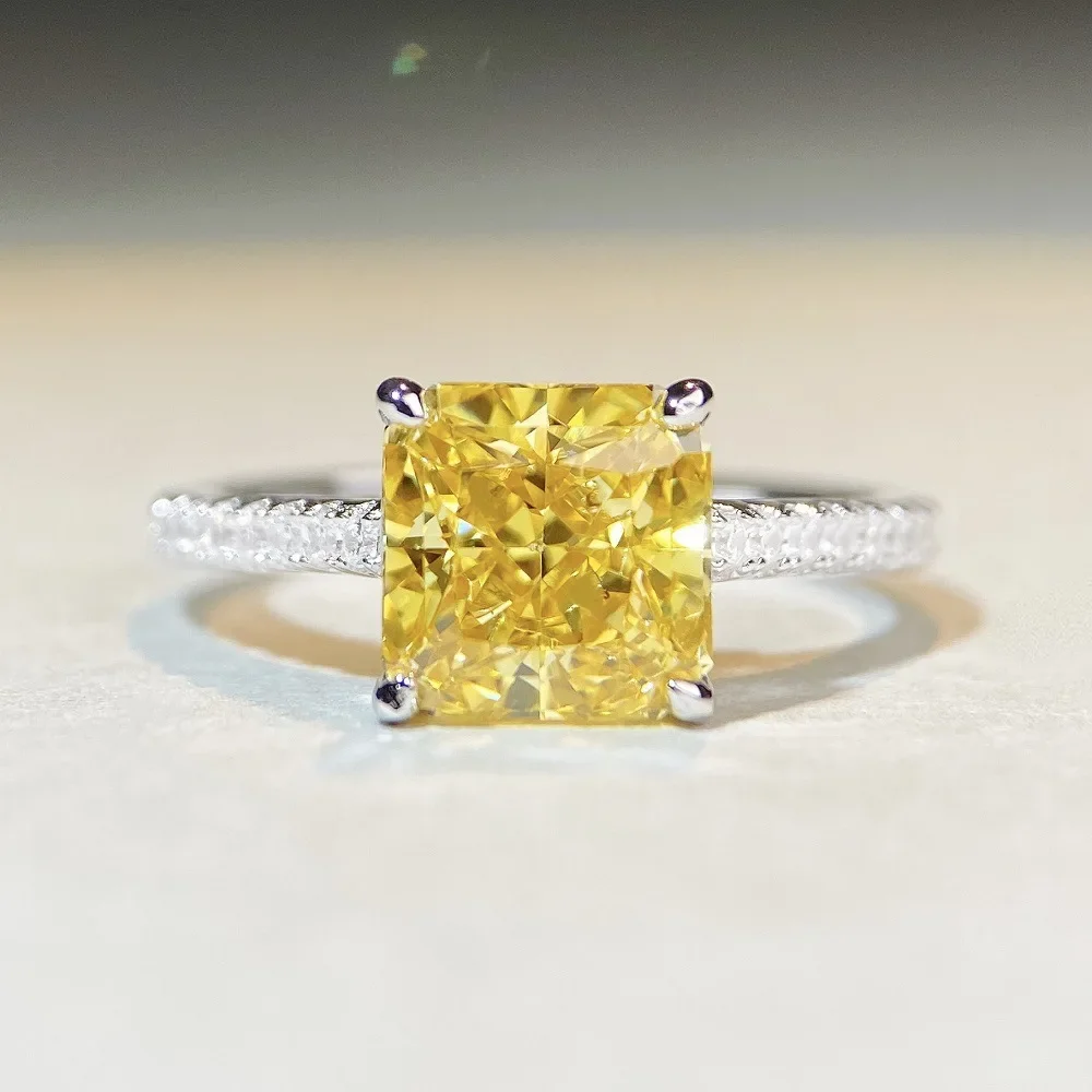 

PT950 platinum ring - set with colored diamonds, yellow diamonds and zirconia - fashionable hand accessory