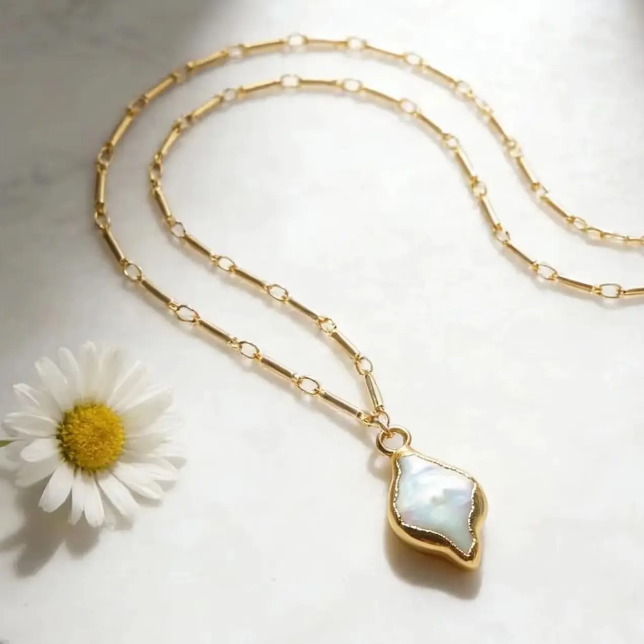 WT-N831 WKT Natural Pearl Necklace & Pendant for Women Gift,Random Shape Charm Pearl Pendant Gold Electroplated Necklace