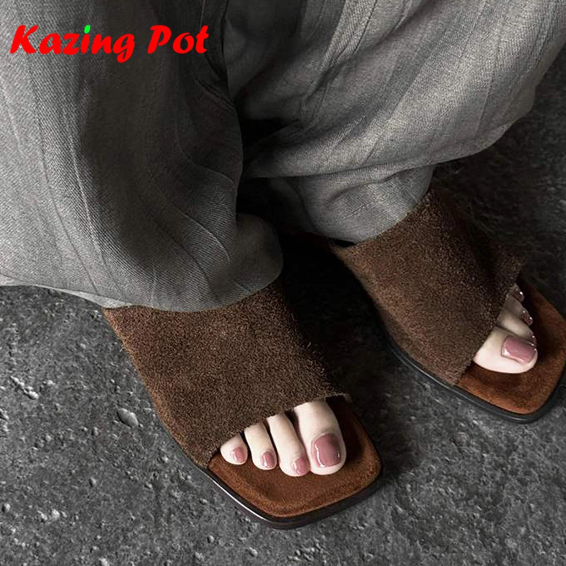 

Krazing Pot Cow Skin Mules Gladiator Peep Toe Low Heels Elegant Summer Shoes European Concise Style Modern Fashion Women Sandals