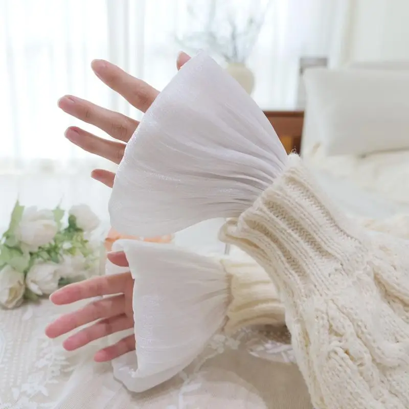 

Manicure Photo Sleeve Nails Decorated Cuffs Pearlescent Trumpet Nails Sleeves Nail Art Display Decor Manicure Photography Prop