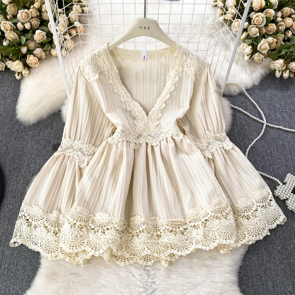 Autumn Ball Gown Blouse for Women Lace Patchwork Long Flare Sleeve V-Neck Tops Female Luxury Pleated Sweet Chic Korea Style New