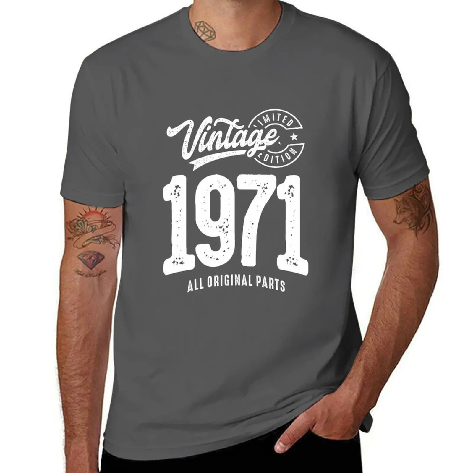 

Birthday in Vintage 1971 - 51st Retro Classic Born T-Shirt Athletic Fit Sports Short Sleeve Top