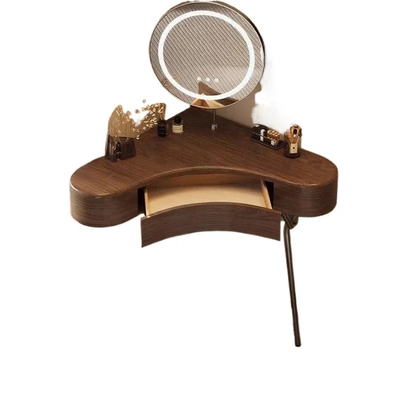 

Угловой туалетный столик в средневековом стиле, треугольный, для спальни, для небольшой квартиры.