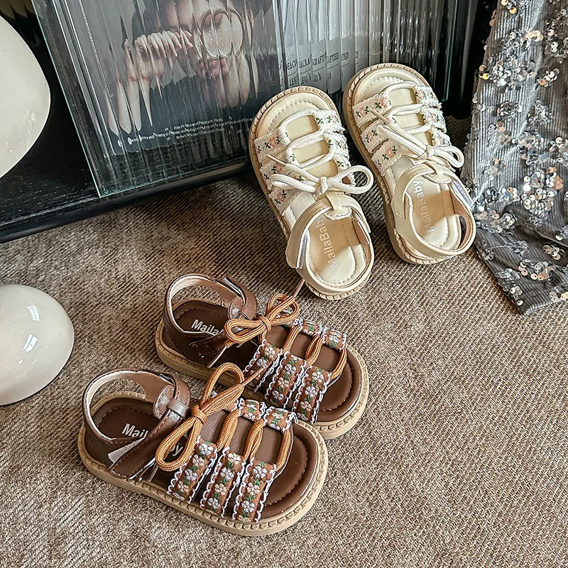 

Girls' Sandals 2025 Summer New Style Floral Design Toe Cap Outdoor Beach Shoes Soft Sole Anti Slip Breathable Children's Shoes