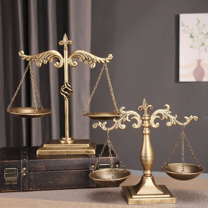 European Retro Balance Scale Ornaments Wrought Iron Antique Fair Scale Law Firm Wine Cabinet Entrance Art Decoration Crafts