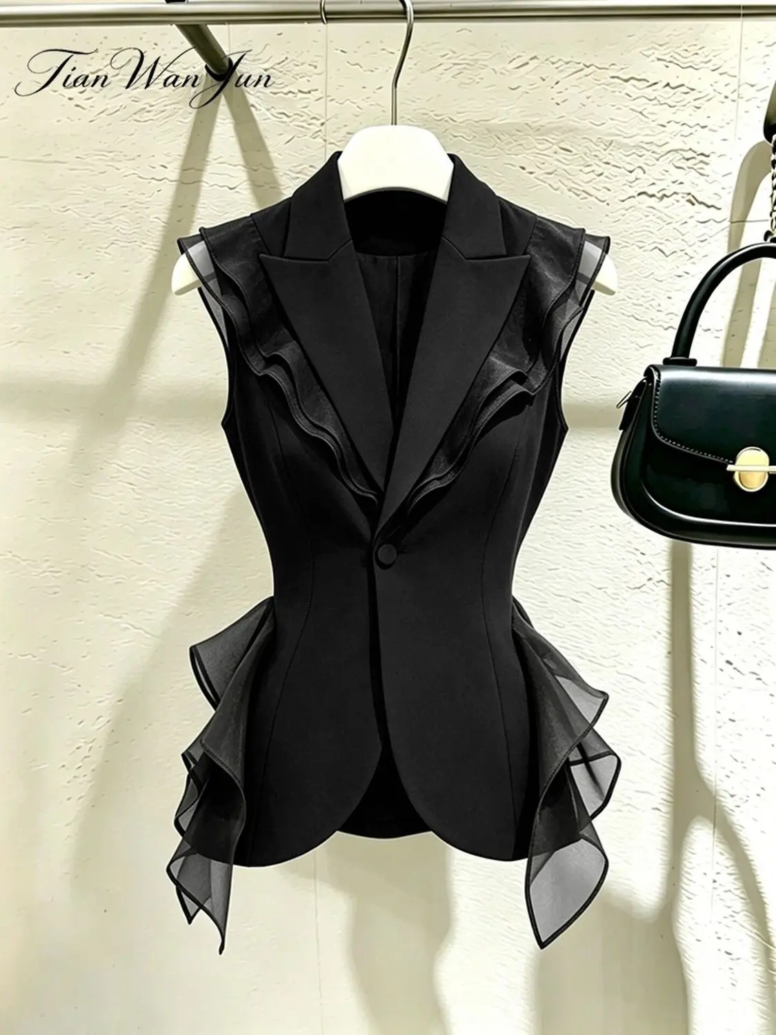 2026 Summer Black Vest Temperament Light Luxury High Sense Black Ruffle Top Fashion Foreign Fashion