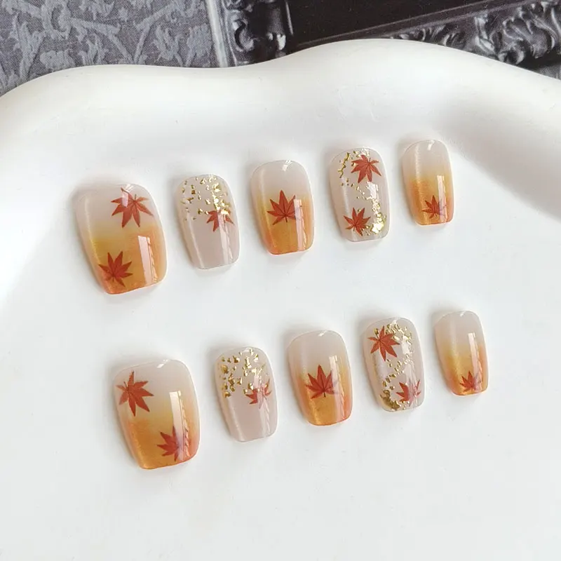 10 Pcs Autumn Winter Maillard Gilded Maple Leaves Press on Nails Falling Leaves Atmosphere Cat Eyes False Nails Art Nails Patch