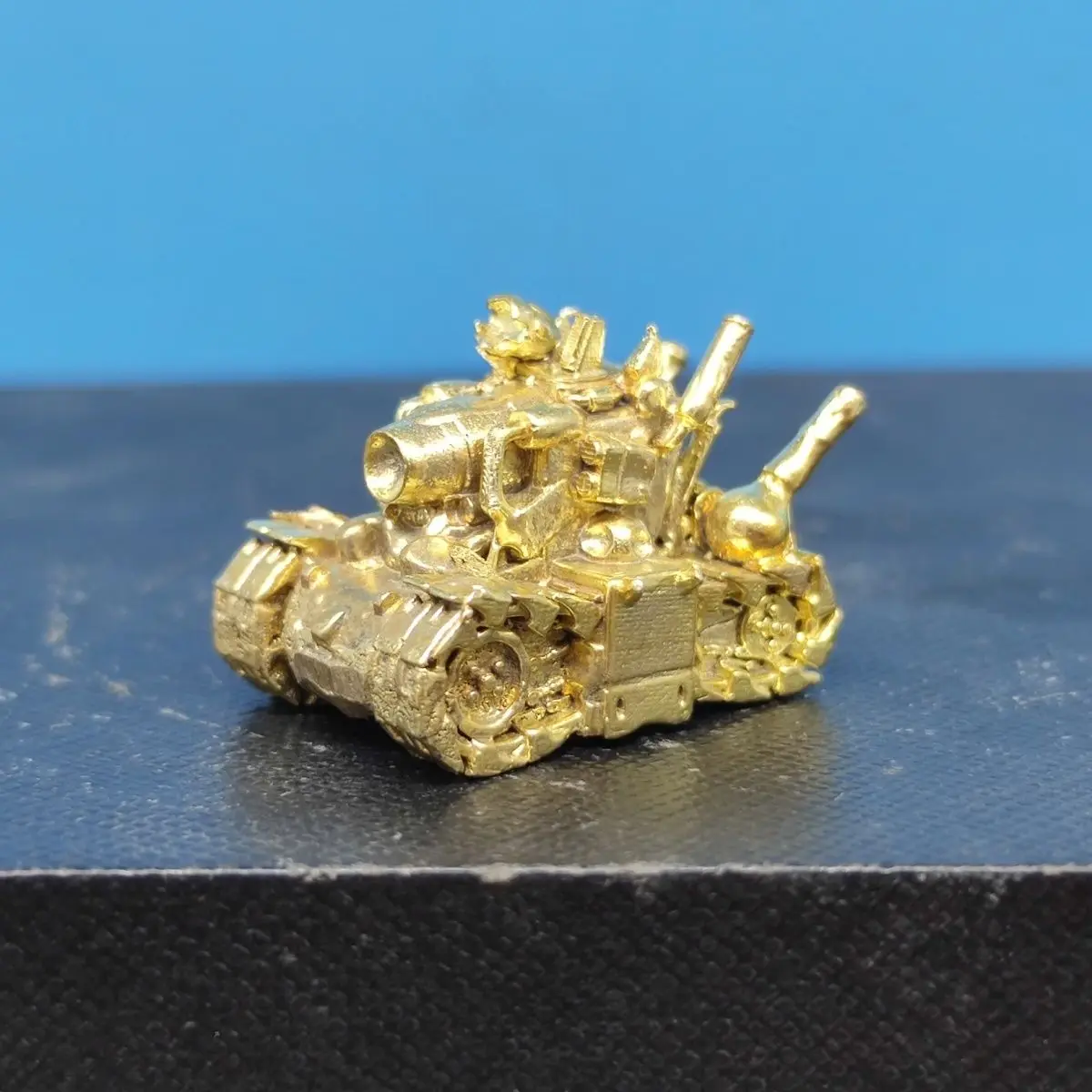 

​​Mini Brass Military Tank Assembly Kit - Vintage Armor Vehicle Model for Desk Display, Collectible DIY Hobby Decor