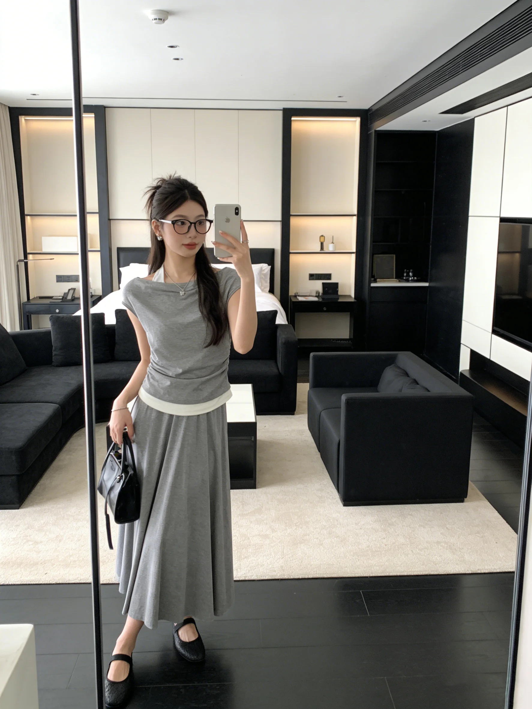 

Gray Minimalist Neck Hanging Fake Two-Piece Women's High Waist Maxi Skirt Spring Fashionable Two-Piece Set Short Sleeve T-Shirt