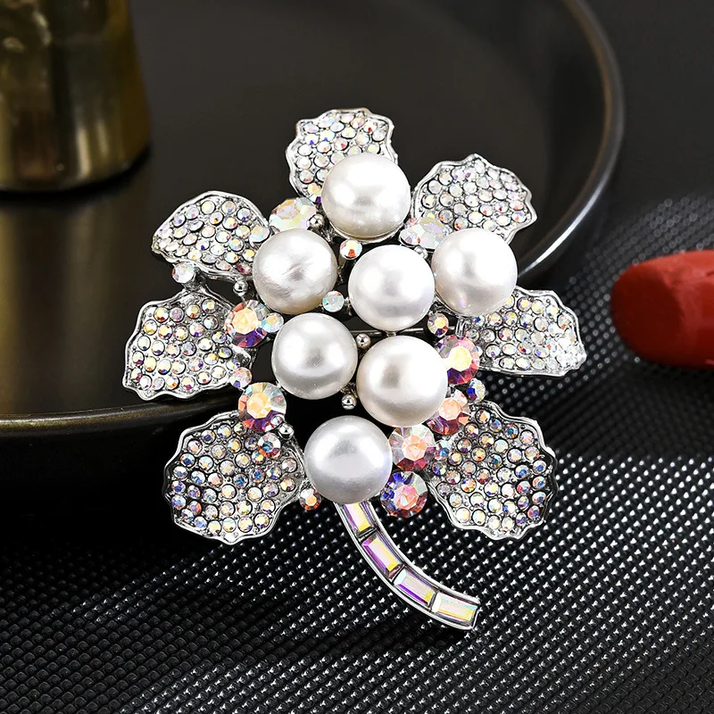 

Элегантная брошь в форме семилепесткового цветка, инкрустированная цирконами и пресноводным жемчугом, роскошная булавка, идеальный подарок для друзей