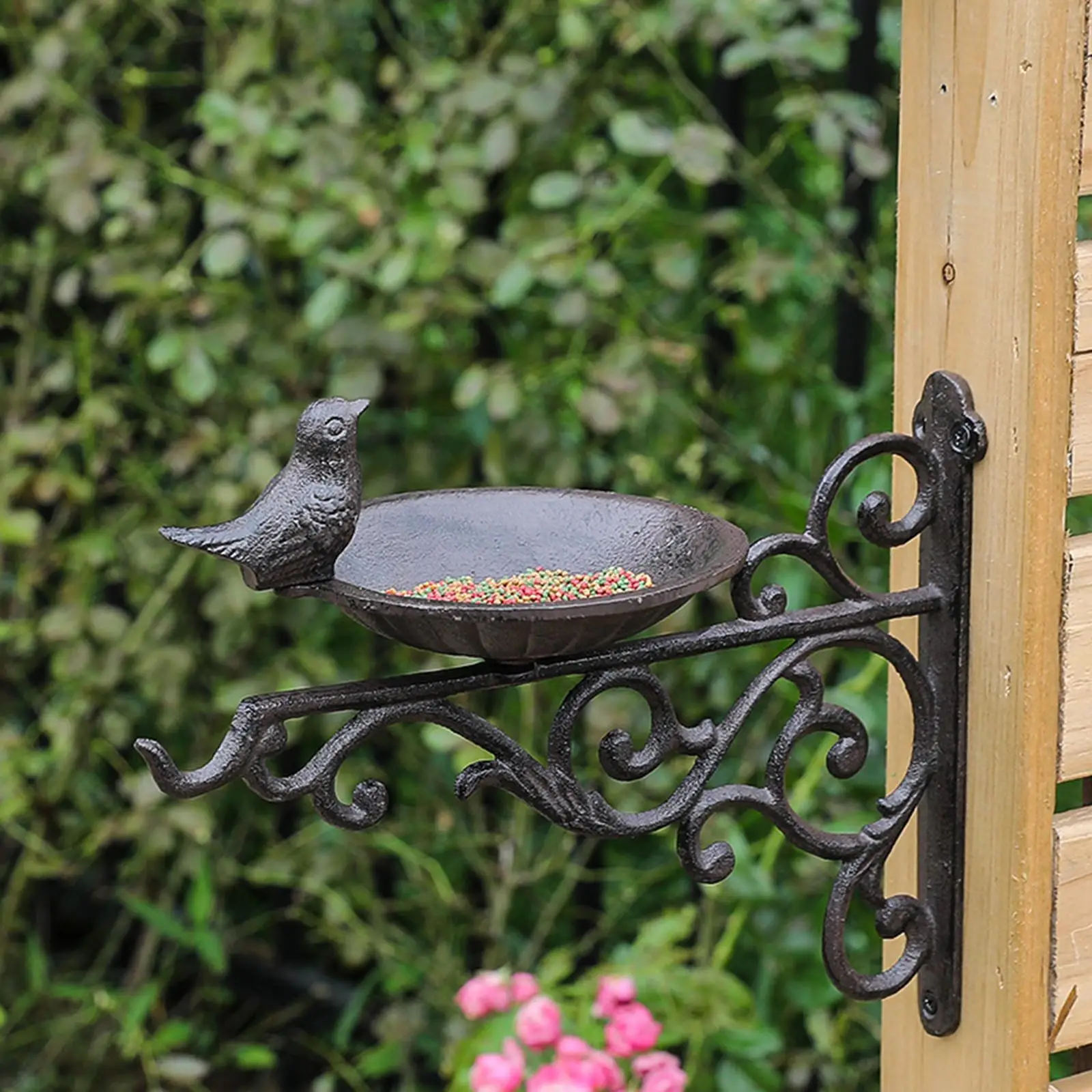 

Wall Mounted Bird Bath Feeder Outdoor Iron Tray Stable Easy Install Decorative Garden Accessory for Lawns