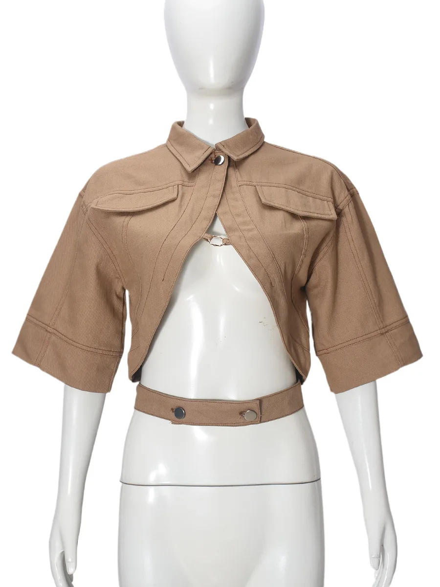 เสื้อคาร์ดิแกนครอปแขนสั้นคอปกสำหรับผู้หญิง ดีไซน์โดดเด่น ทันสมัย เหมาะสำหรับฤดูใบไม้ร่วงและฤดูหนาว สวมใส่สบายๆ สำหรับกิจกรรมกลางแจ้ง