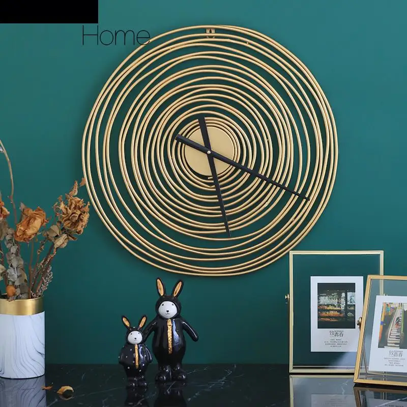 European Abstract Golden Ring Wall Clock Modern Design Fashion Metal Living Room Pendant Background Decoration