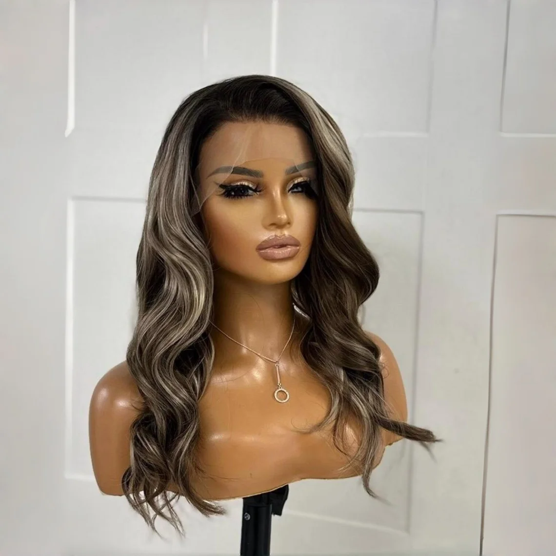 

Выделите Коричневый Бесклеевой 28-дюймовый Объемная Волна 5x5 Шелковая Основа Еврейский Парик Человеческих Волос Детские Волосы HD Кружева Европейские Волосы Предварительно Сорванные