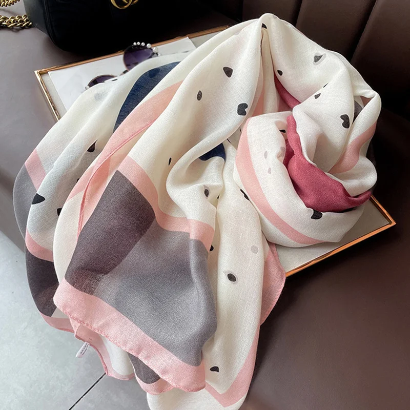 2024 Plaid Cotton Pashmina Shawl Lady Wrap Warm Winter Scarves loving heart Design Print Female Foulard Beach Stoles Luxury