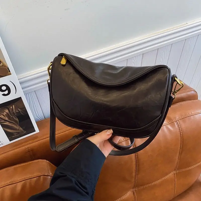 Early Autumn Black Wood Women's Bag Versatile Commuter Crossbody Bag Underarm Fashionable Dumpling Bag Popular Ladies Handbag